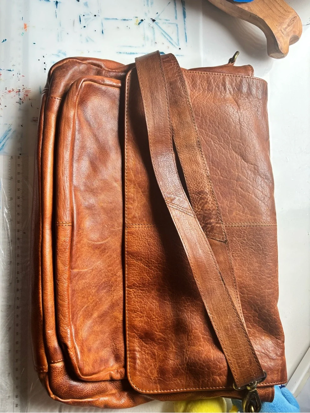 Men's Brown Leather Messenger Bag - Classic Carry